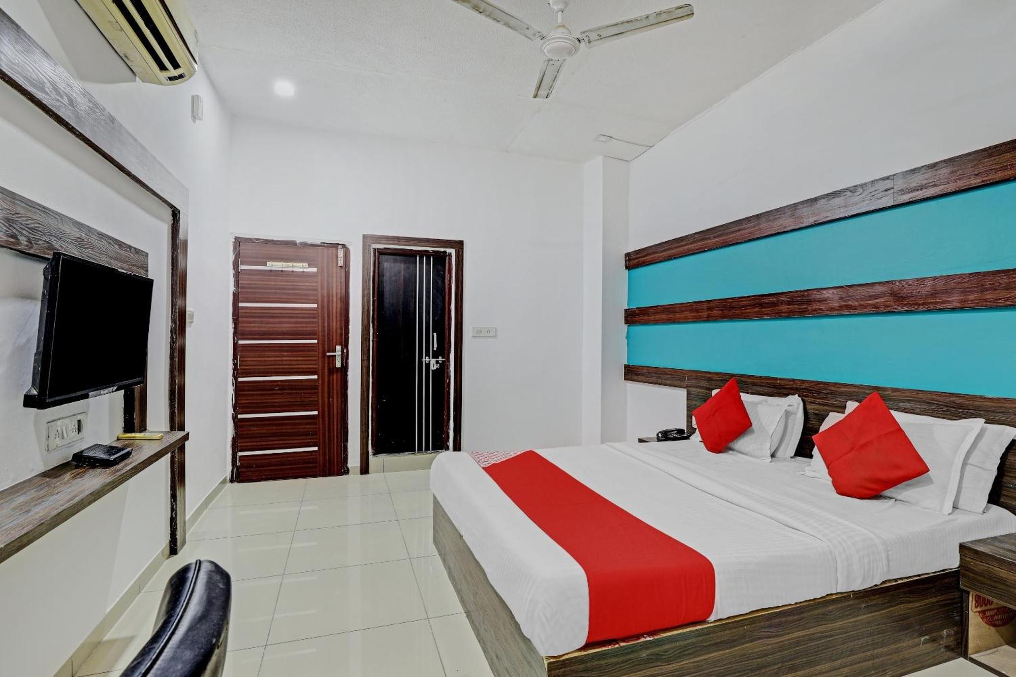 Oyo 11649 Hotel Mahima Gandhinagar Exteriör bild
