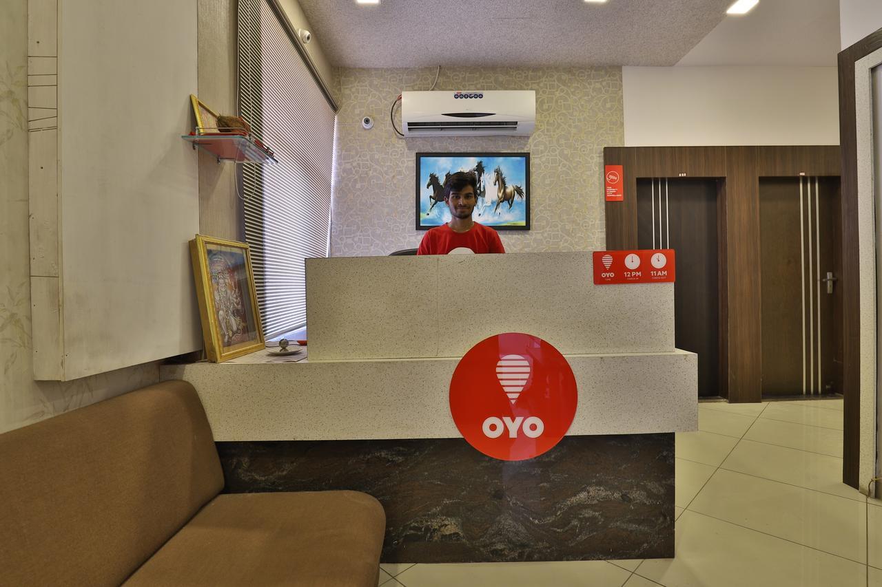 Oyo 11649 Hotel Mahima Gandhinagar Exteriör bild