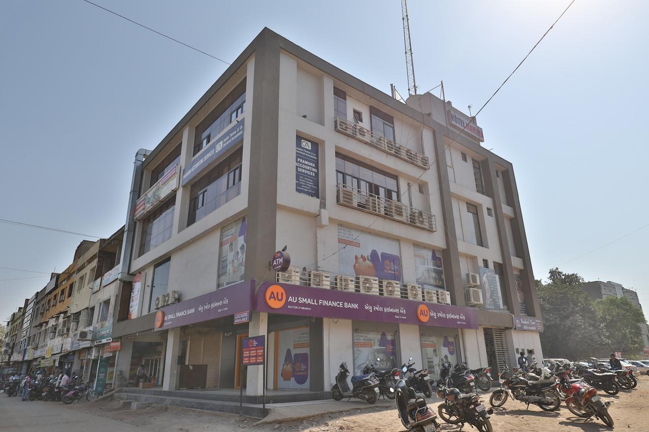 Oyo 11649 Hotel Mahima Gandhinagar Exteriör bild