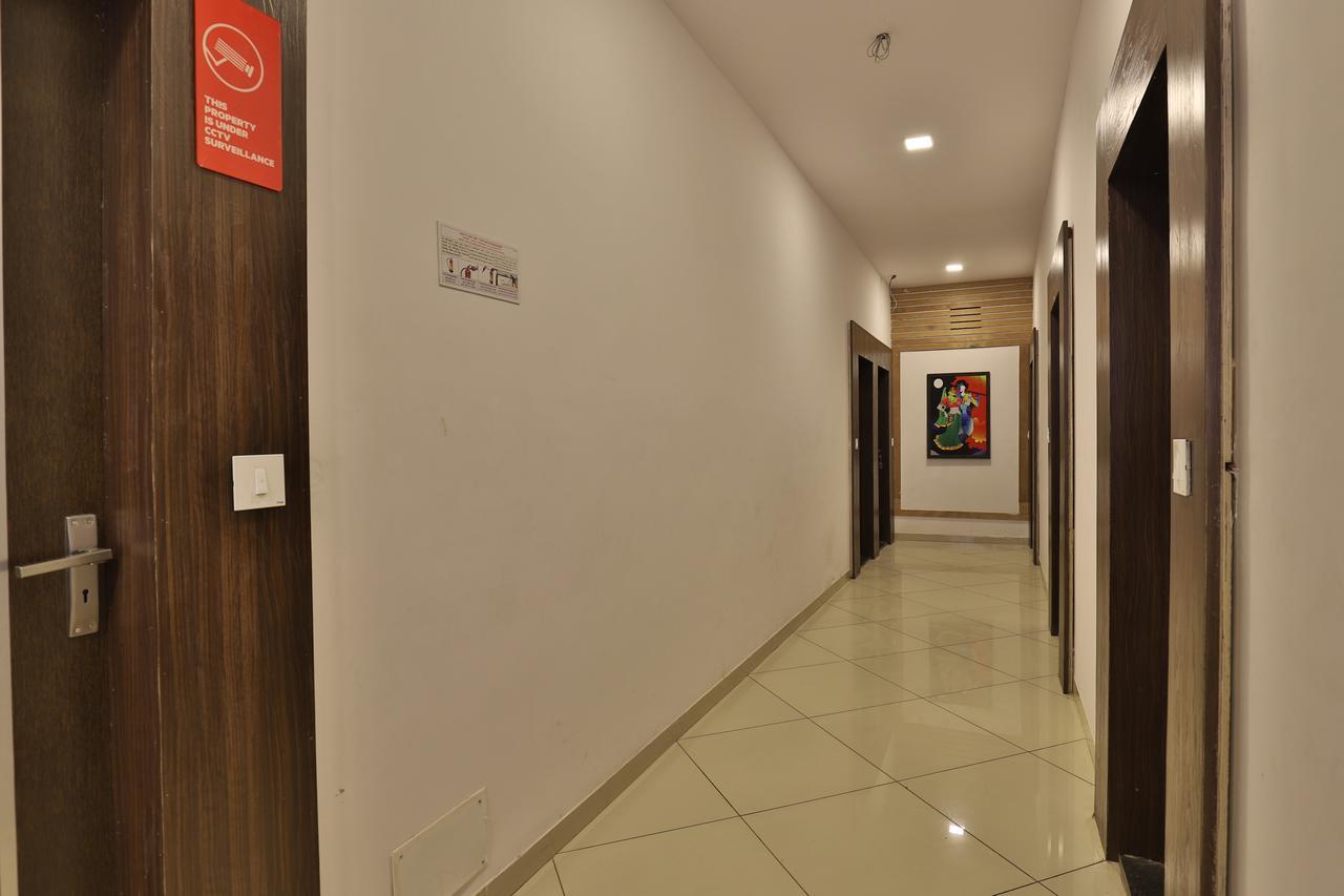 Oyo 11649 Hotel Mahima Gandhinagar Exteriör bild