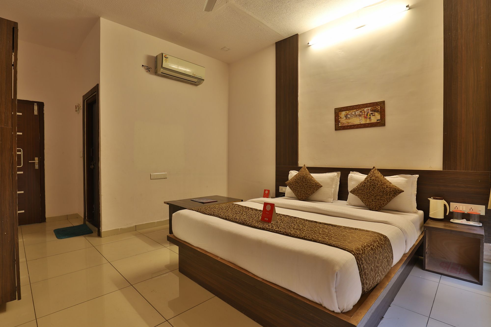 Oyo 11649 Hotel Mahima Gandhinagar Exteriör bild