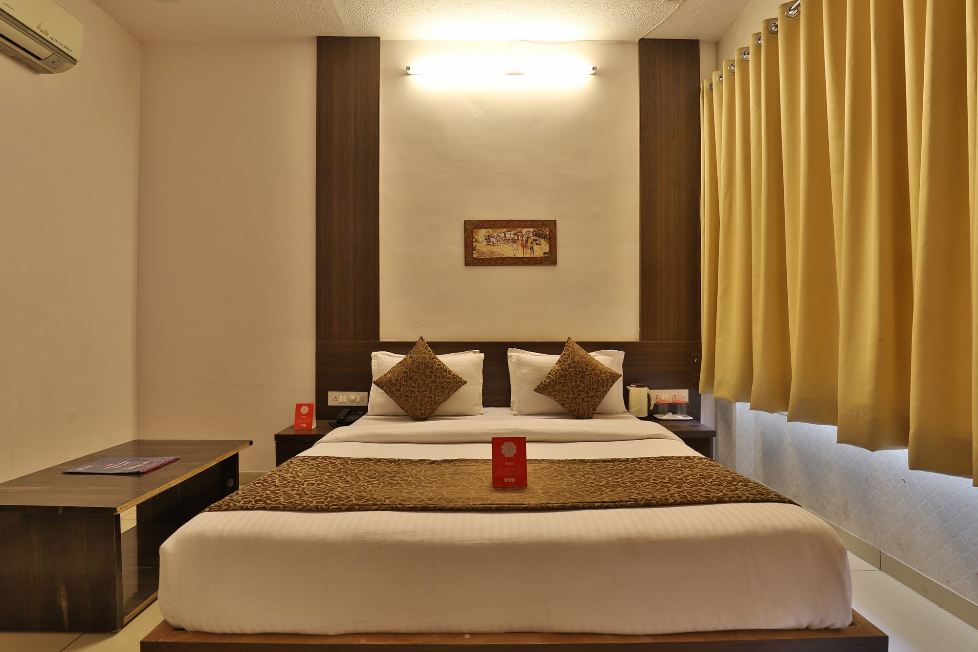 Oyo 11649 Hotel Mahima Gandhinagar Exteriör bild