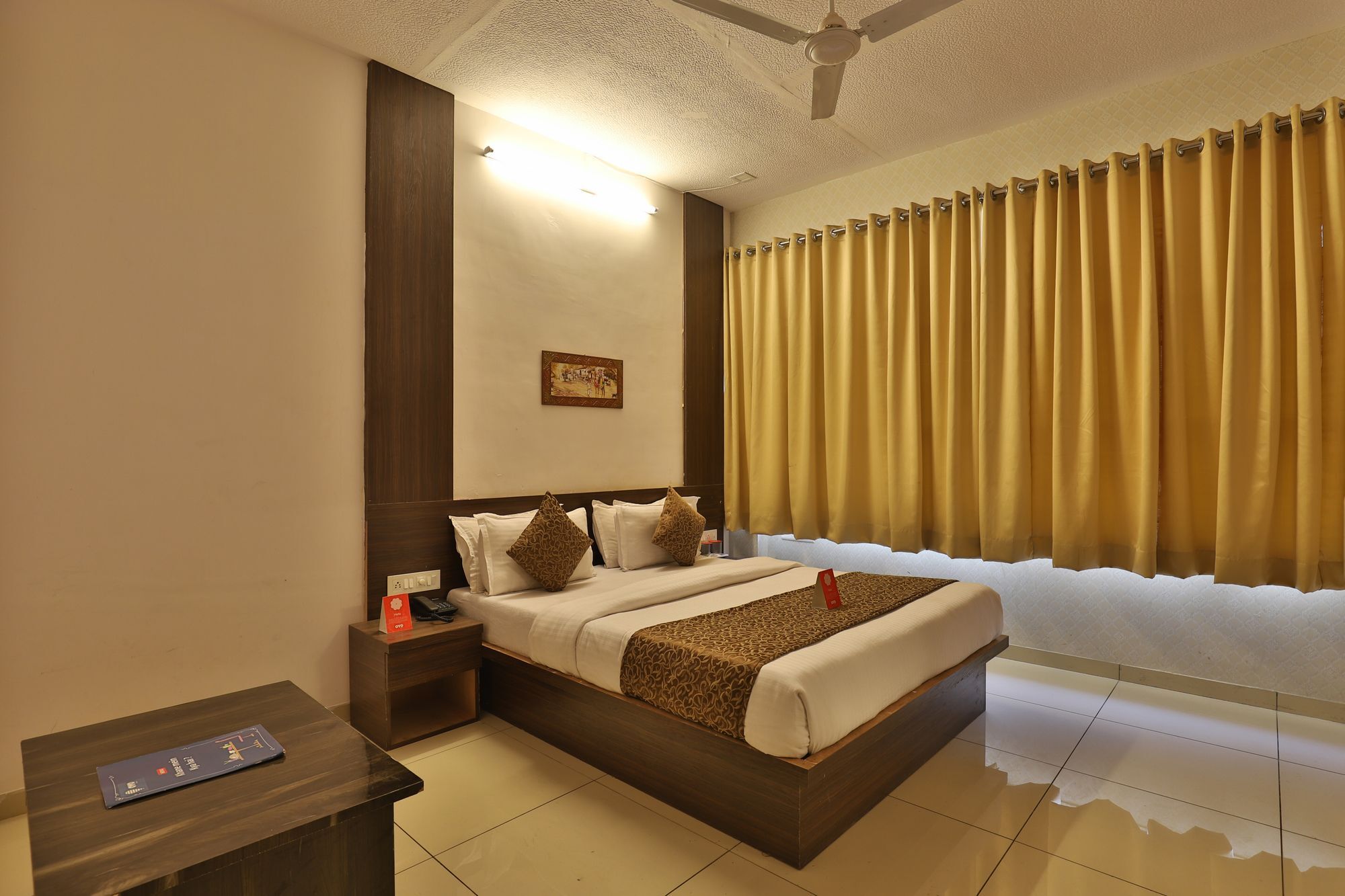 Oyo 11649 Hotel Mahima Gandhinagar Exteriör bild