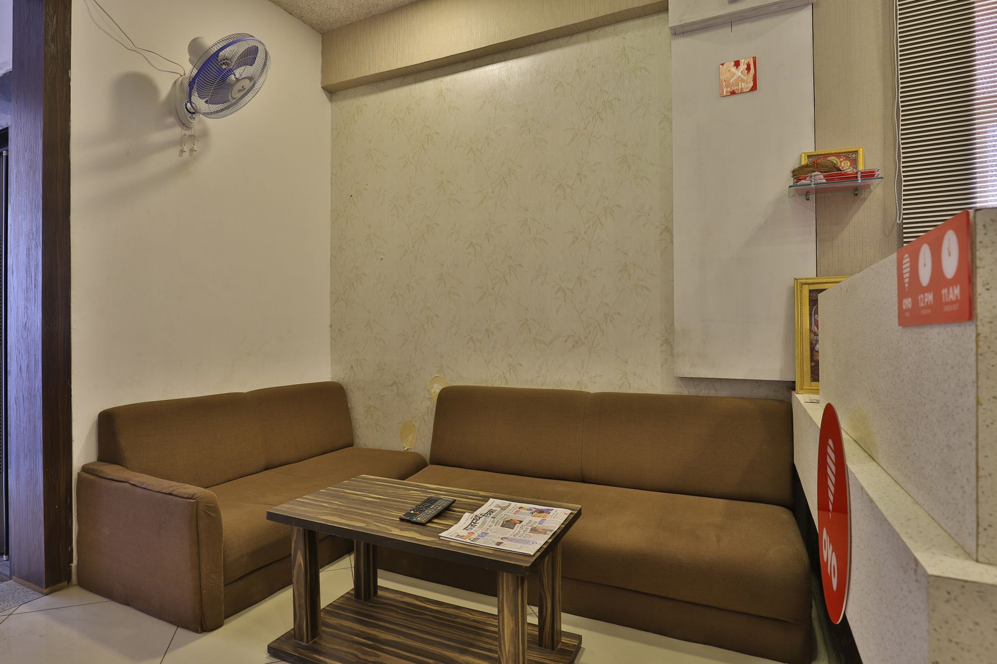 Oyo 11649 Hotel Mahima Gandhinagar Exteriör bild